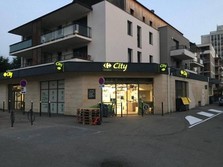 Logement A Brive Avec Terrasse Et Climatisation - Pres De La Gare Et Du Centre-Ville - Wifi Et Stationnement Gratuit ภายนอก รูปภาพ